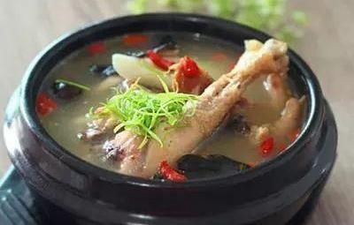 喜欢|精选美食烤羊肉串,蒜蓉炒空心菜,胡萝卜木耳炖鸡汤,酱鸡胗