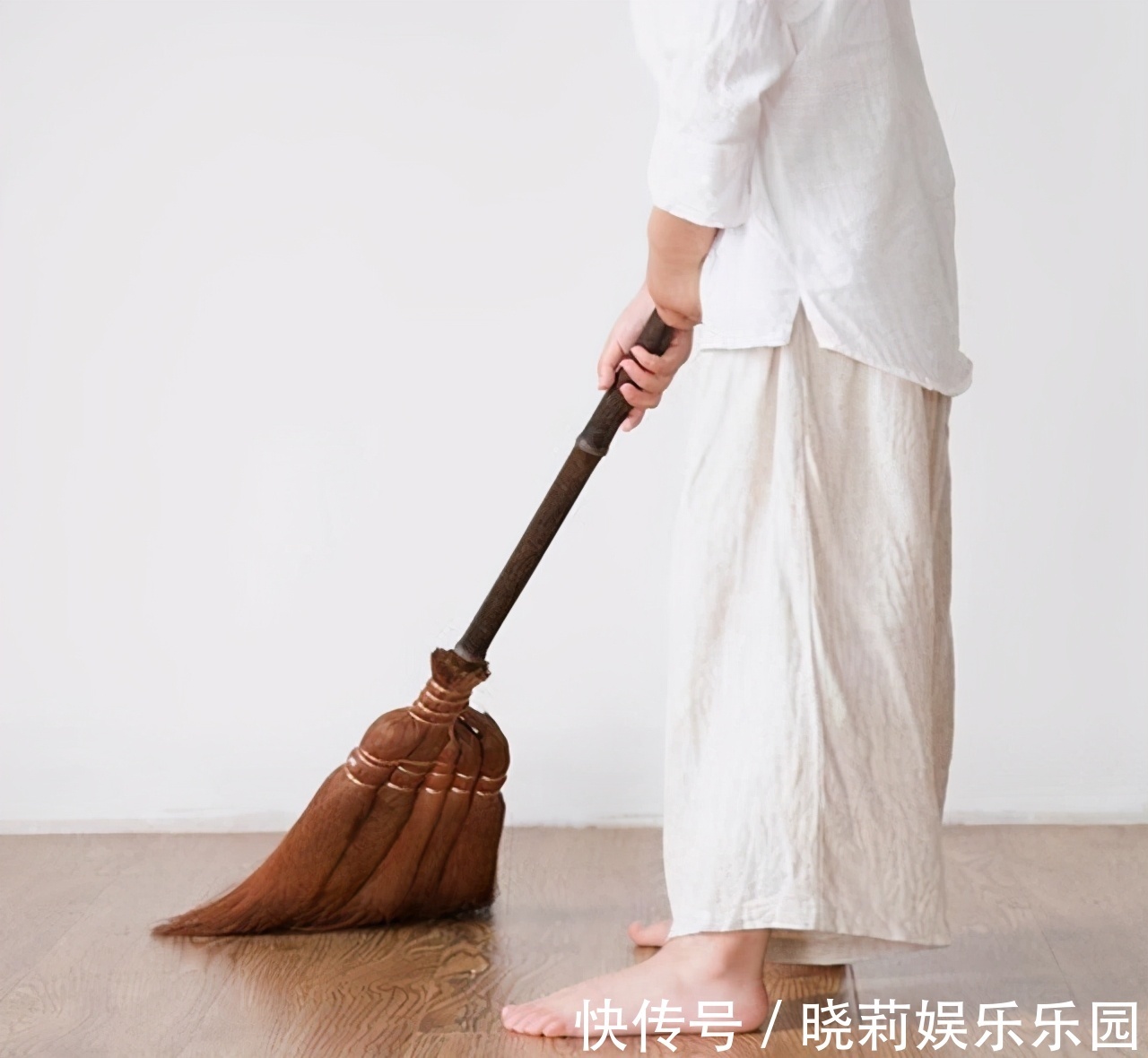 不要把扫把放在这3个地方，不是因为迷信，其实很多人都放错了