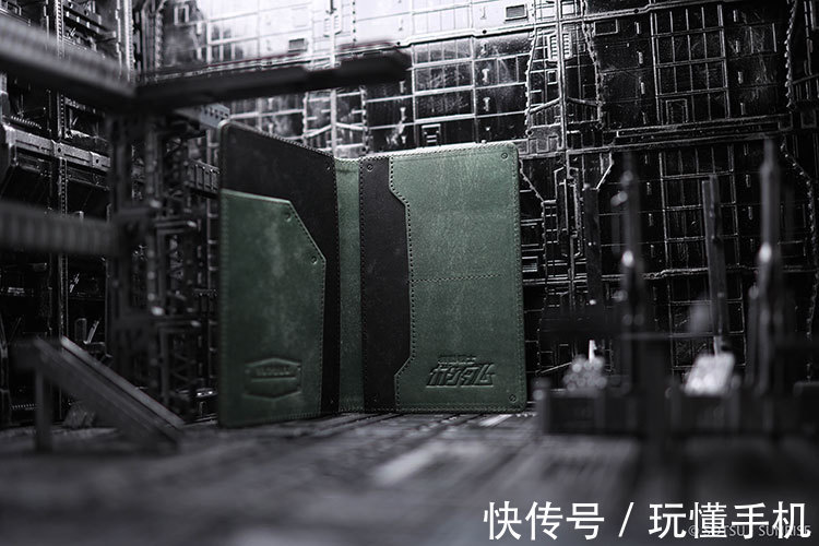 皮革 高达联名皮革产品:三大经典招牌机甲均亮相