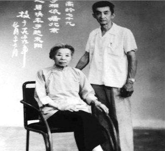 丈夫死前留下一藏宝箱,她用20年时间争得30亿,晚年捐24亿给国家