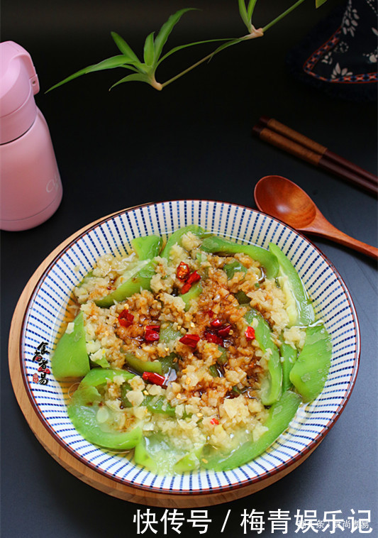 少女|闺蜜三天两头吃此菜,鲜甜多汁又简单,美白补水,40岁像少女