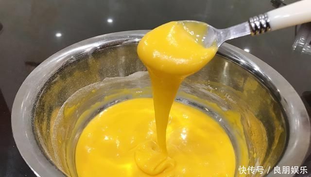 做电饭锅蛋糕,不需要加酵母,一样可以做出鲜香、软嫩的蛋糕