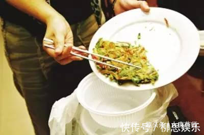 肠胃功能|吃早餐时,除了要少喝大米粥,这4种食物,也要尽早撤下饭桌!