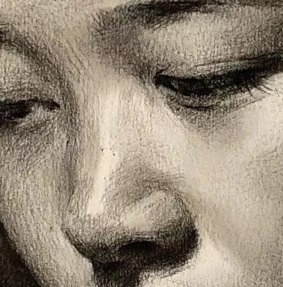 朱传奇&素描课堂|朱传奇教你画眼神低垂的短发女青年素描头像