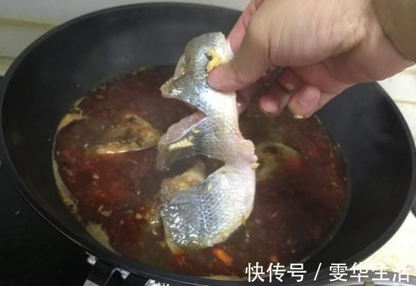 鲈鱼|鱼腥最怕这个, 倒一杯鱼马上没了鱼腥味, 且鱼肉更鲜更嫩!