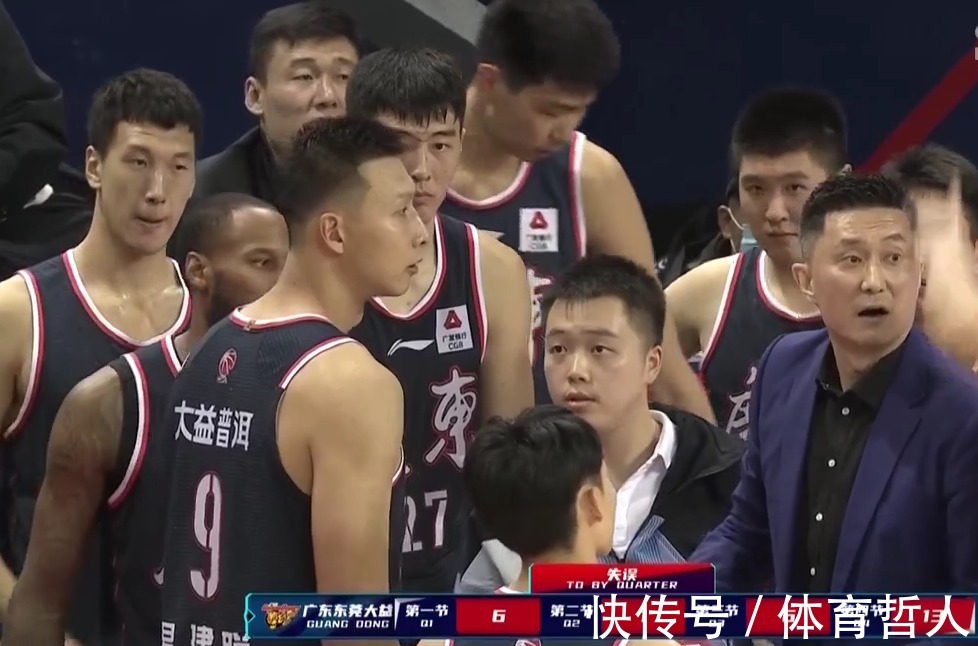 比分|从领先22分到只差2分!来看看赛后,杜锋和周鹏说了什么?
