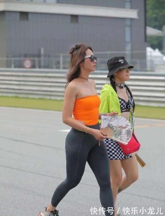 高跟鞋 瑜伽裤在视觉上很有冲击力,优雅清新时髦个性化,身材太突出