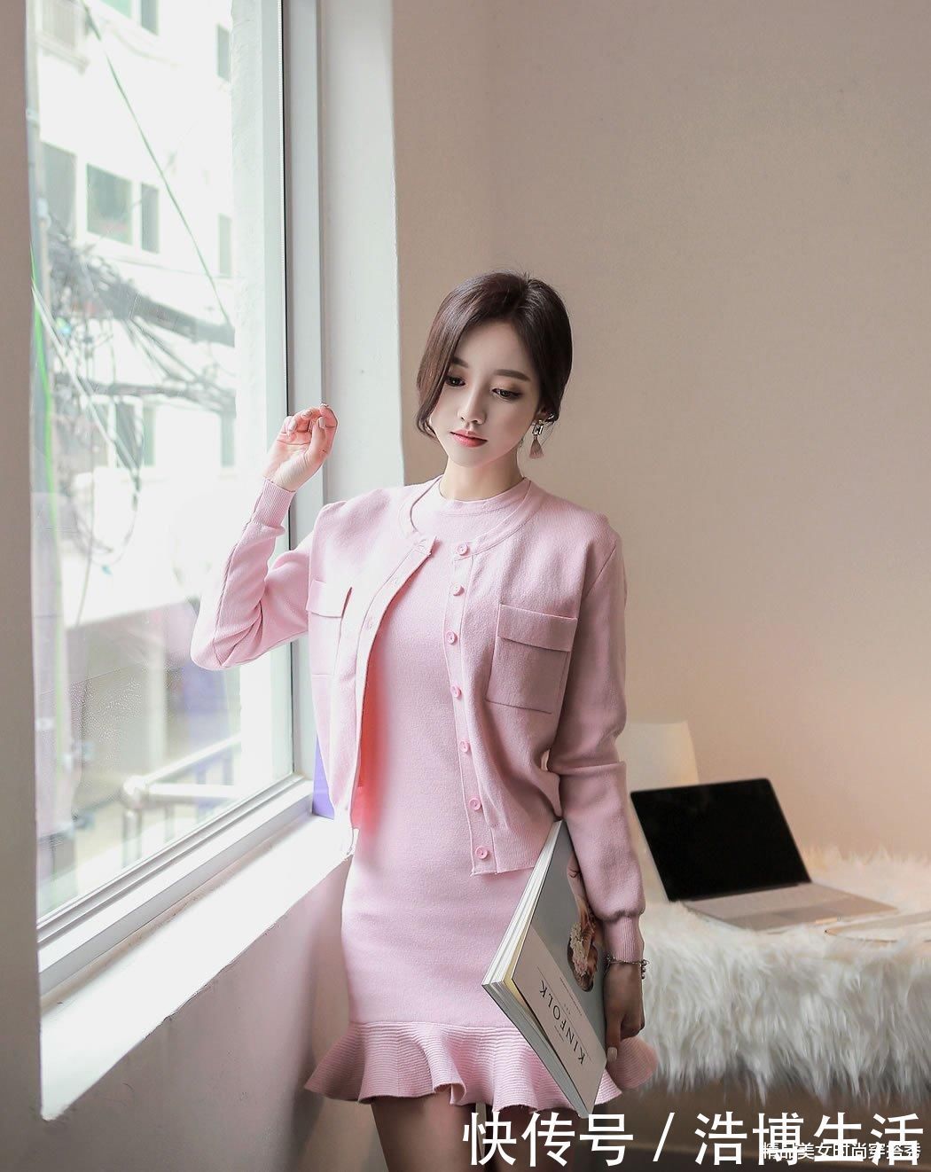 神女们|美女孙允珠:粉底透色细针织职场轻熟套装,绽放女性的魅力