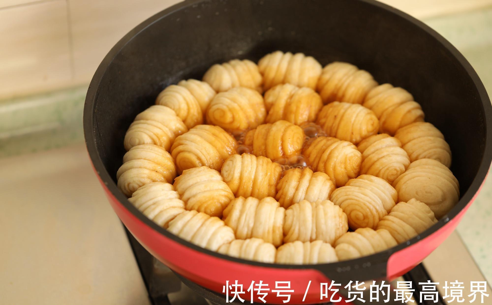 五花肉|焖卷子（一锅出）吸满了汤汁的花卷，一口一个，菜香，肉香，非常诱人！