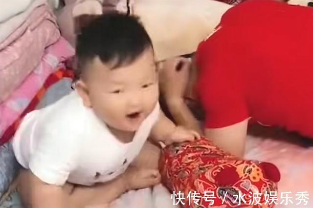 弟媳|宝妈把儿子交给弟弟带一天,弟媳发来视频,宝妈:难为你了,弟弟