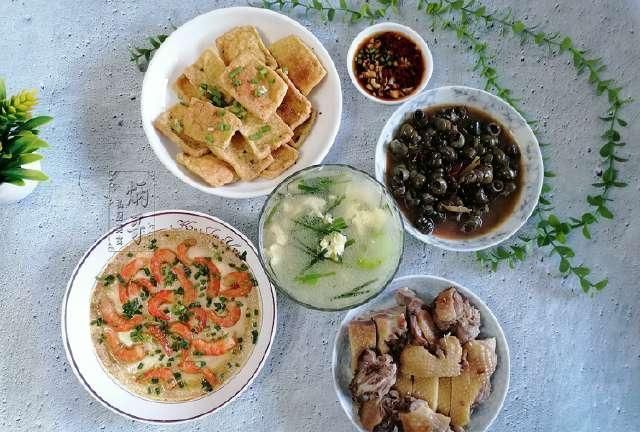 孩子|母女仨的晚餐,瞬间在朋友圈沸腾了网友怪不得孩子个高还不胖