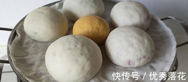 紫薯|馒头别做老一套，这几样蒸熟加在面粉里，营养又好看，孩子好喜欢！