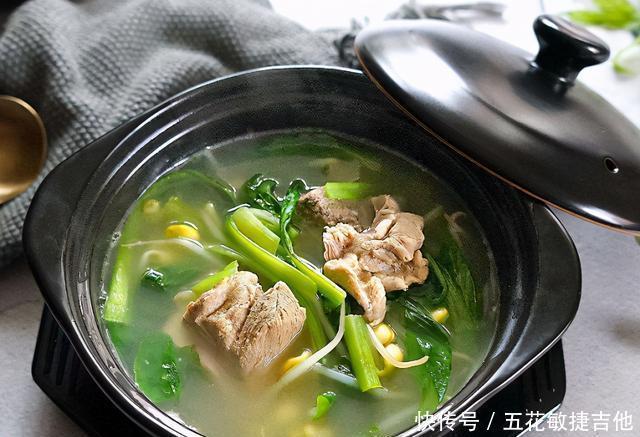 做法|炖排骨,有人先焯水,有人直接炖,都不对!大厨这才是正确做法