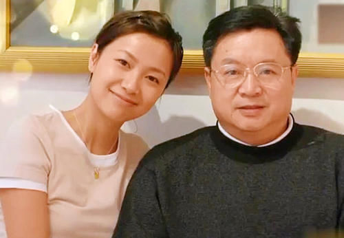 练字!她3岁练字,字迹远超很多书协会员,让书法家汗颜