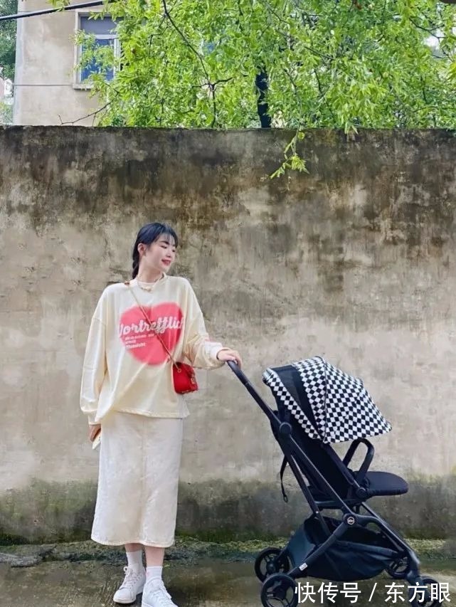 白t 卫衣这3种搭配,是真可以从20穿到60岁,无年龄感穿搭不等于装嫩