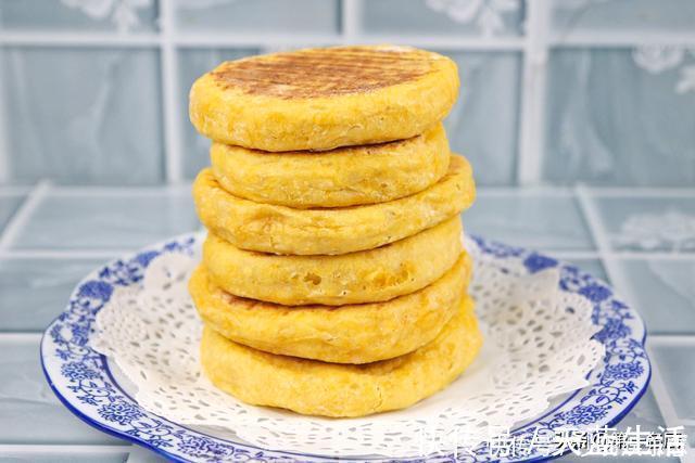 香甜|南瓜饼最简单的做法，不用一滴水一滴油，软糯香甜，易消化好吸收