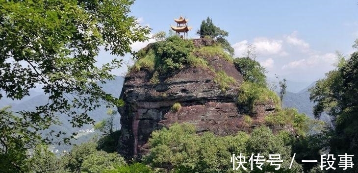 俎豆$李贺很冷门的一首送别诗，构思精巧，更显得别开生面