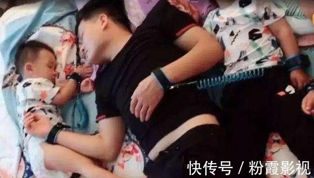 亲爹|“全网混得最差”的男娃走红，午休照片被拍下，网友：真是亲爹