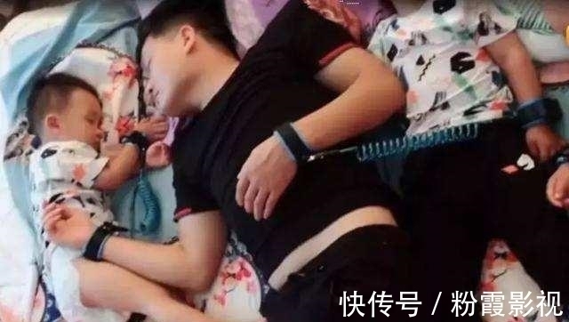 亲爹|“全网混得最差”的男娃走红,午休照片被拍下,网友:真是亲爹
