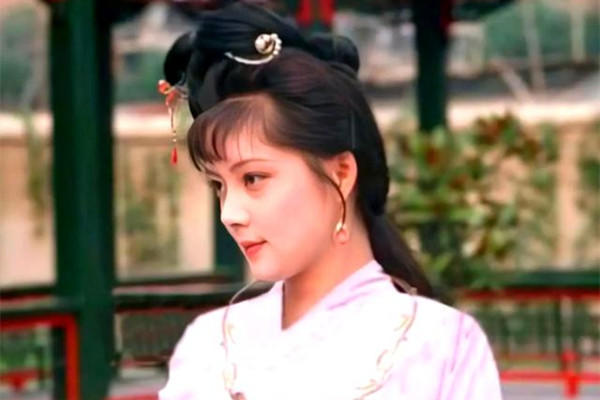 自缢而亡$《红楼梦》中“玉带林中挂”是啥意思?3个细节证明黛玉自缢而亡