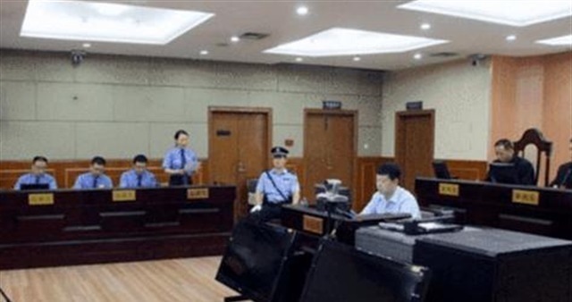 抚养|四川老汉收养一女婴,辛苦抚养23年,女儿长大后却将其告上法庭