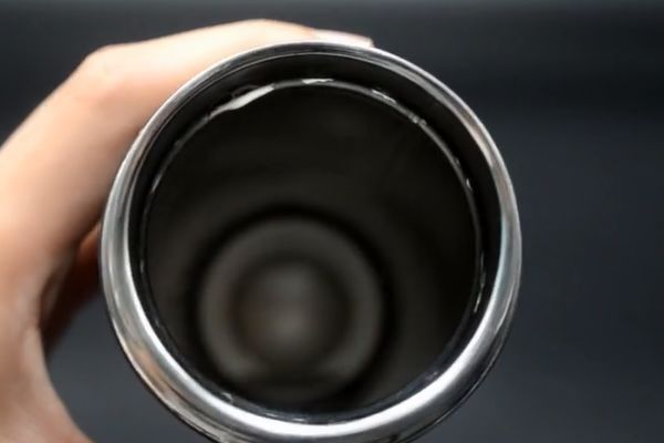 保温杯|不管多脏的保温杯，教你一招，不用一滴清洗剂，细菌茶垢全洗干净