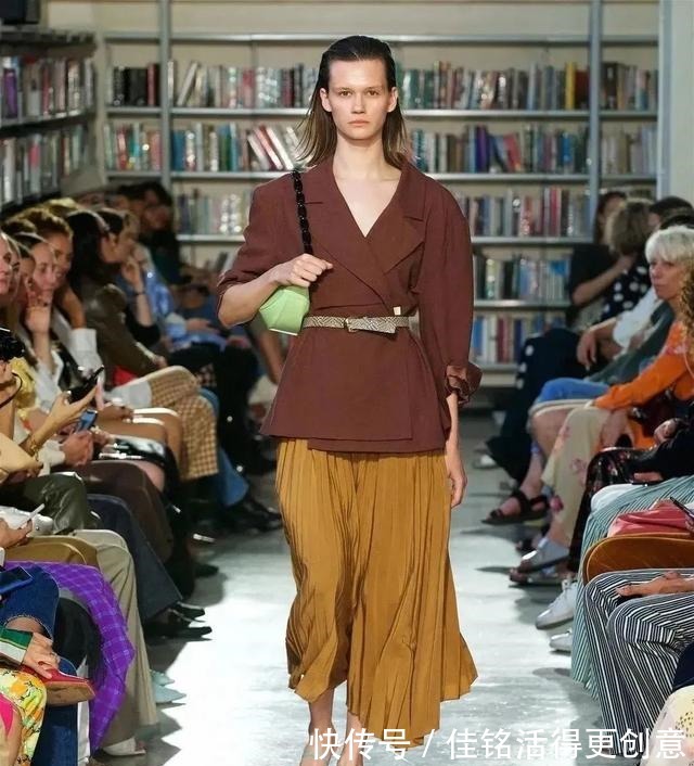 明度 2021年十大秋冬流行色来了,很美很特别,你的衣橱中有几个!