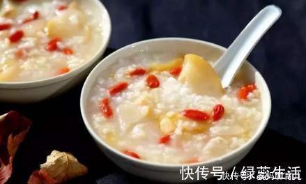 进食|1岁半宝宝只爱喝奶奶熬的粥,宝妈觉得奇怪,尝了一口立马怒了