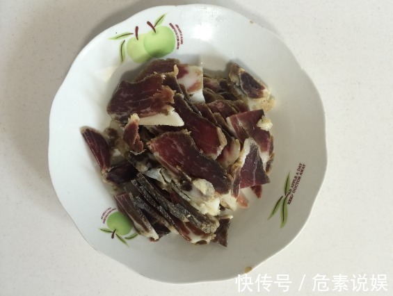 竹笋|腊肉不能直接炒,先做这3步,出锅又香又嫩,不咸不油腻,真好吃