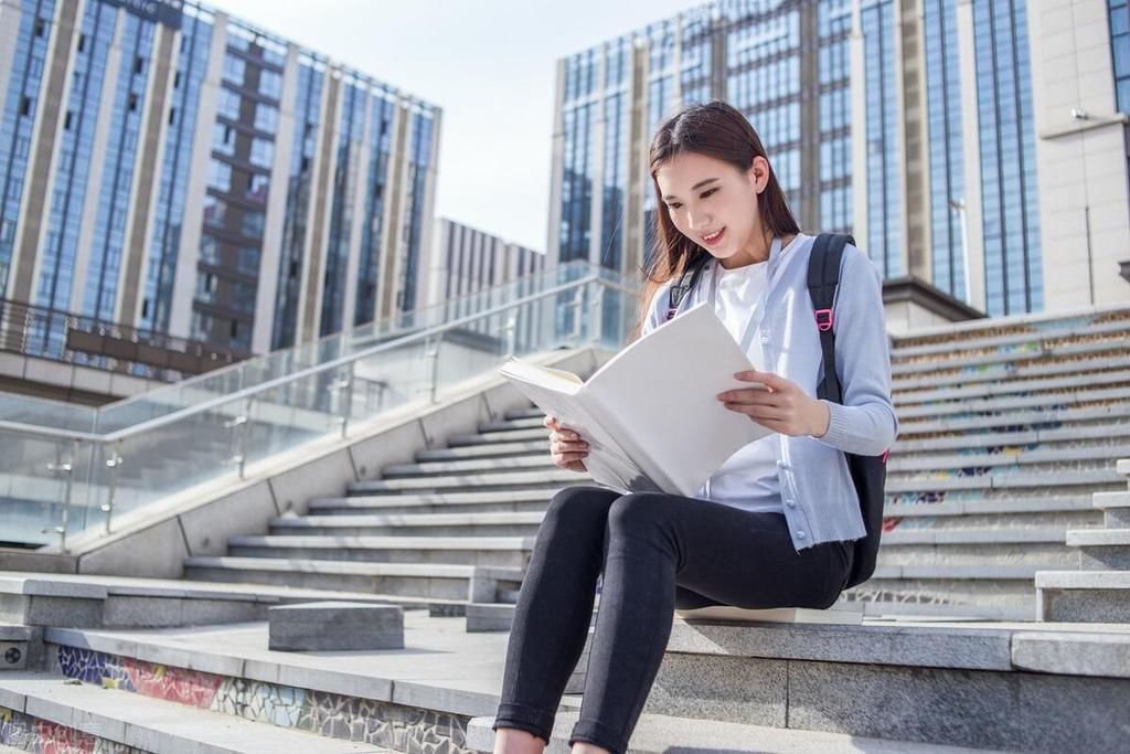 更多|选择大学的时候，是在省内好还是去省外的好？