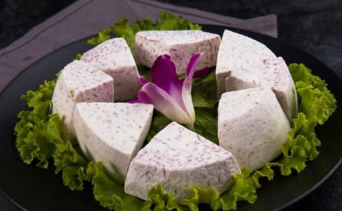 冬季吃芋头好处多，补钙通便助减肥！但有4类人要注意少吃