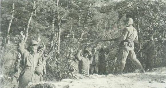 活捉|中国志愿军一人面对百名英国精锐，活捉63人，斯大林都好奇如何做到？