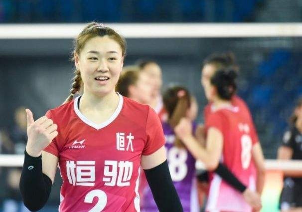 天津女排|恭喜!中国女排又一国手公开恋情,男友年仅20,同穿情侣服太甜蜜