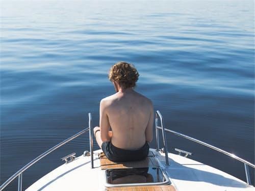 身高|孩子习惯性熬夜，身高比同龄人低5厘米，儿科医生：这是常见错误