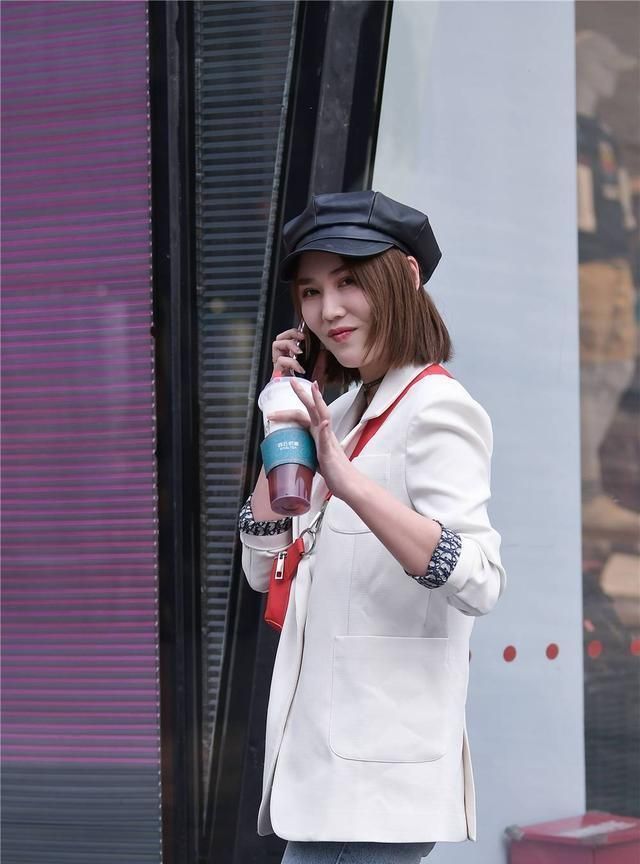 选择|西服搭配喇叭牛仔裤,这样的混搭风格让你感觉不一样