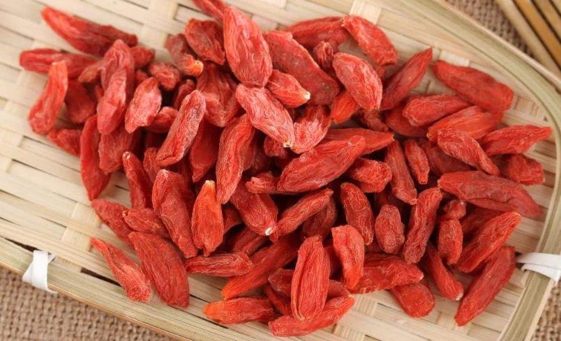 冬病夏治|枸杞泡水好处多,特别对于“男同志”!3个错误需要避免