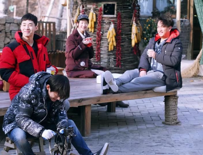 贊助商|比《向往的生活》還“窮”的綜藝來了!看清MC陣容:想不火都難