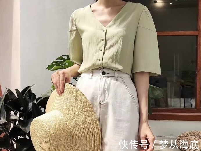 穿搭 网红穿搭推荐,跟紧时尚潮流,让你成为街上最亮的妞