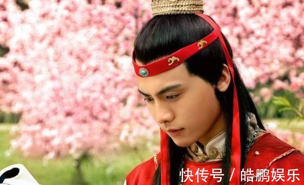 红楼梦!难怪薛宝钗会爱上贾宝玉,看看她前世是什么身份