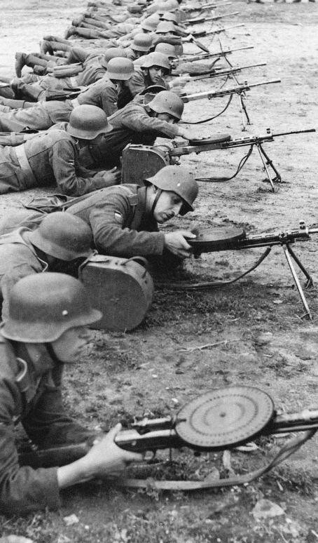 苏军|一组二战老照片:在埃及被俘的印度士兵,苏军使用缴获的武器