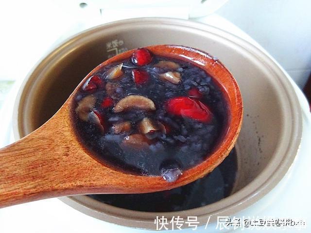 早餐|早餐最爱这一口，10分钟就上桌的滋补清粥，不放糖也清甜