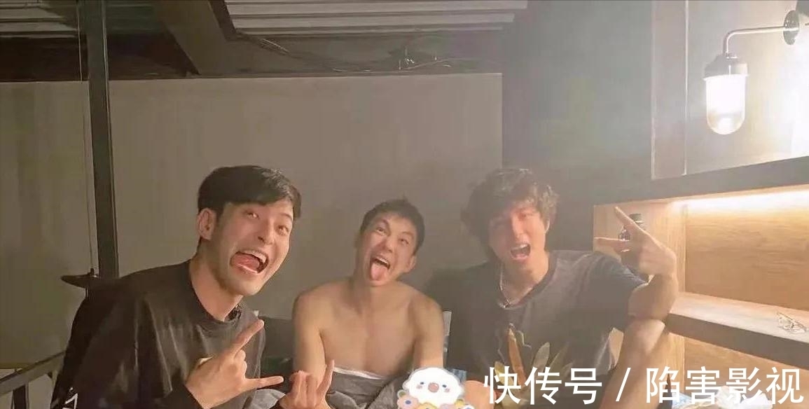 《披荆斩棘的哥哥》打破综艺僵局,成团后友谊延续,感情很好