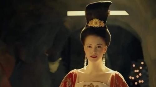 李白@杨贵妃:唐朝盛世末班车中,香消玉损的美女