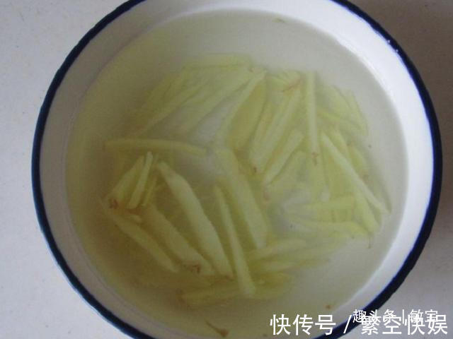 味道|凉拌皮蛋，这3味料缺一不可！放对了，皮蛋不苦不腥，味道错不了