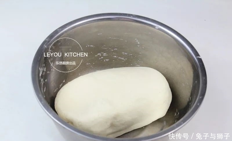 纯素馅大包子,比肉馅的汤汁丰富,吃着更香