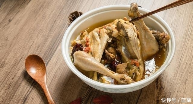 正确|炖鸡汤,焯水和直接炖都不对,此乃正确做法,鸡汤鲜味足真是香