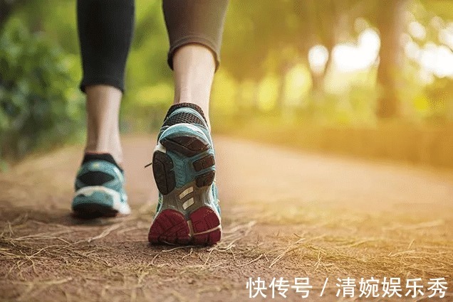 马长寿|25岁女子患有胃炎，一天三餐吃小米粥养胃，医生怒斥：简直是胡闹