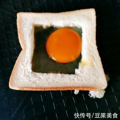 早餐|#十分钟快手早餐#白吐司快手三明治盒子
