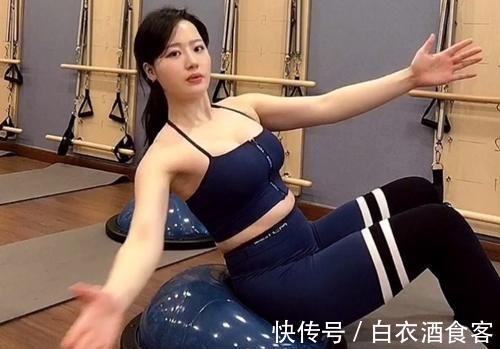 社交媒體|42歲健身達人和18歲女兒曬健身照，網友熱評像一對姐妹花