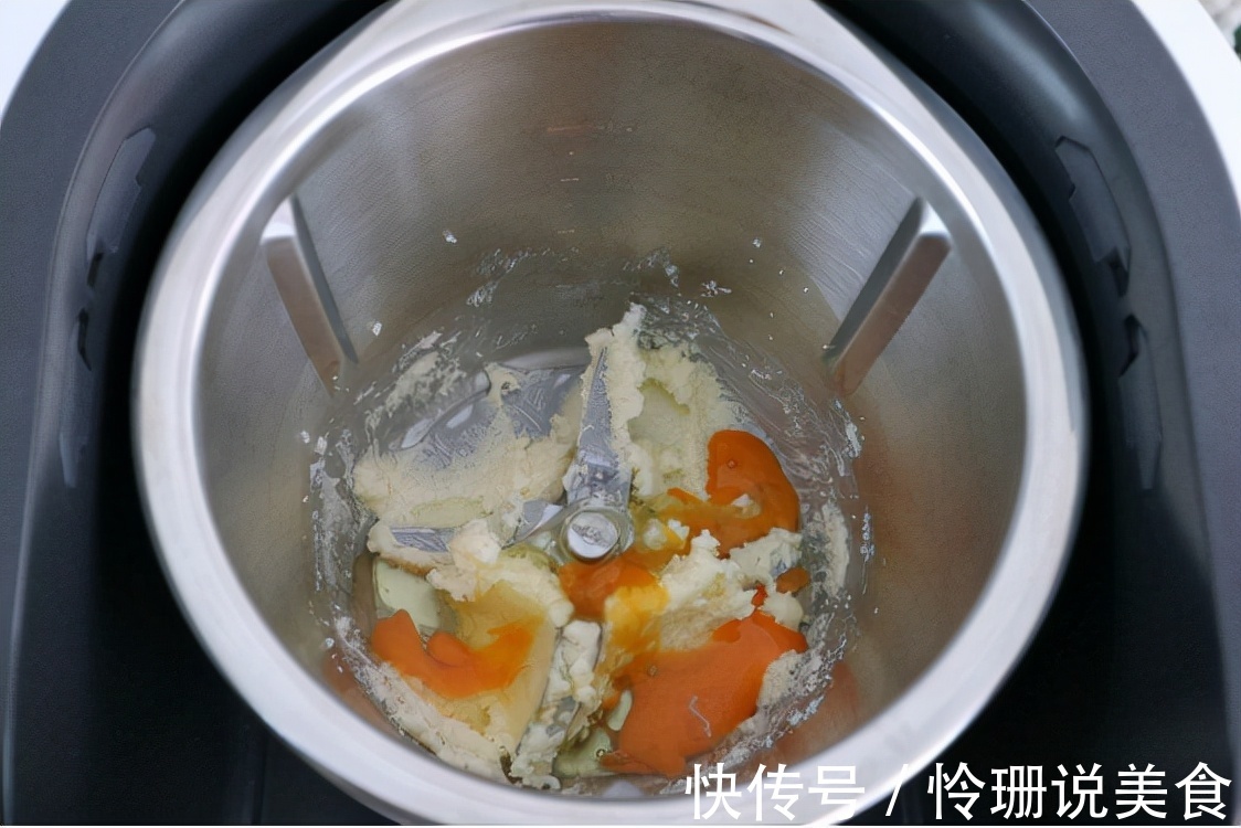 做法简单的布丁塔,这样做外酥里嫩,表面的焦斑很是诱人!